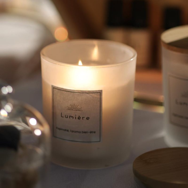 bougie lumière intérieure, une bougie artisanale aux huiles essentielles