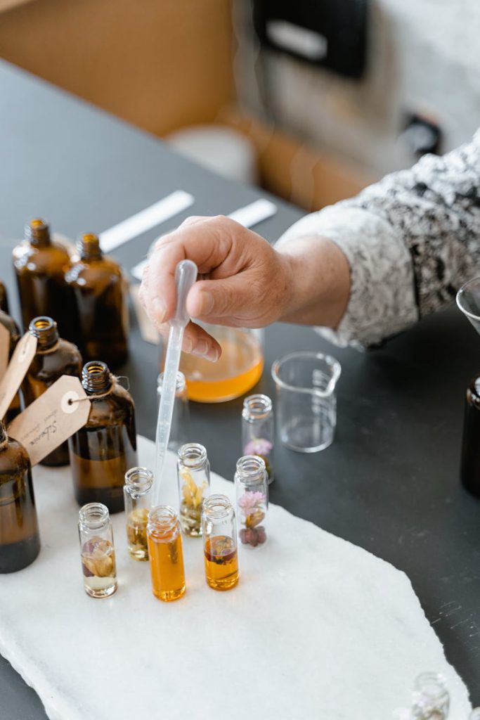 Création parfum naturel-atelier parfum d'intériorité Aix-en-Provence